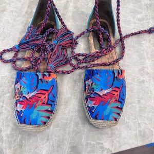 Sam Edelman Circus espadrilles leg/ankle tie-ups. Fun color. Like new. Size 9